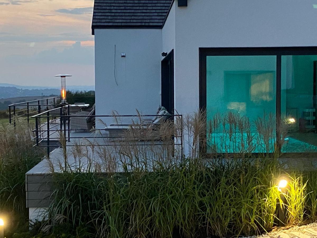 Villa Relax With Swimming Pool And Mountain View Bukow Exterior photo